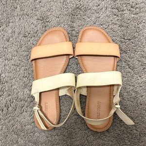 Old Navy Women's Sandals in Tan and Cream